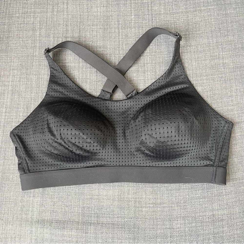 Victoria’s Secret Lightweight Sports Bar Women’s size 34 B Black